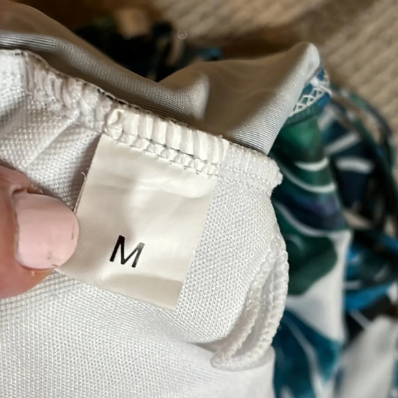 Tropical bikini flowy top - Picture 5 of 14